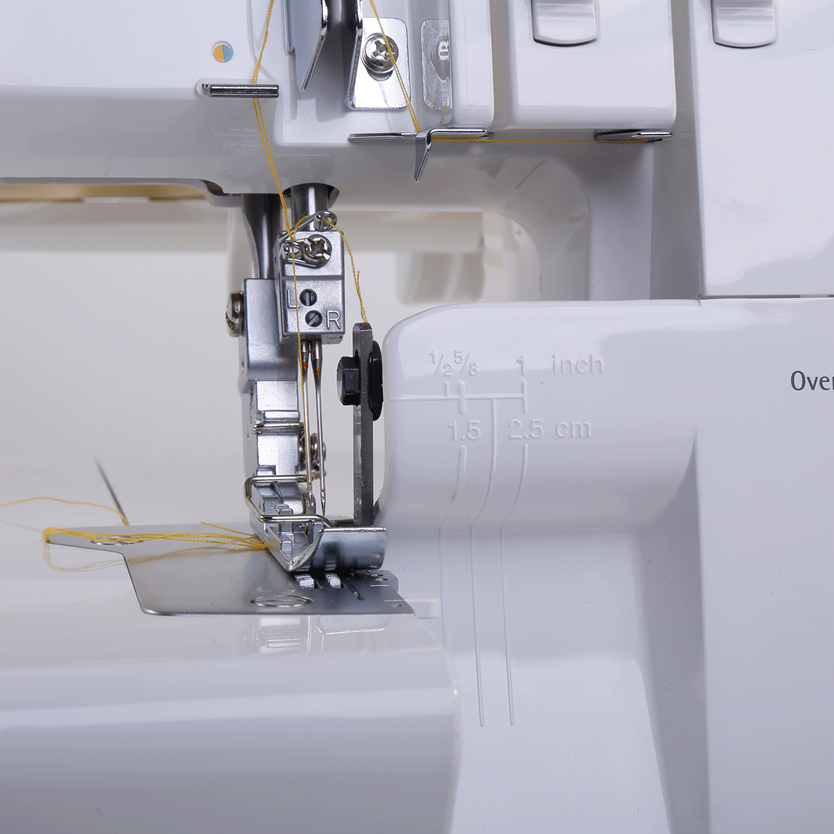 MO-104D 2/3/4 Thread Overlock with Differential Feed and Rolled Hem